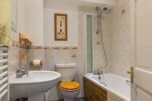 Bath/shower room