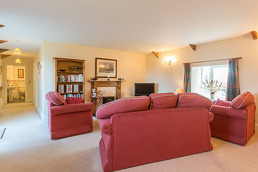 Spacious lounge