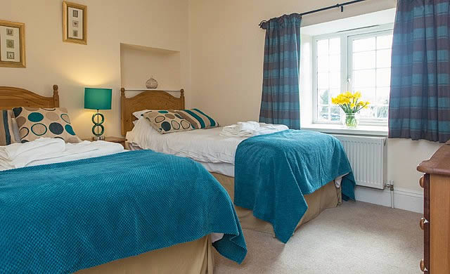 Twin bedroom